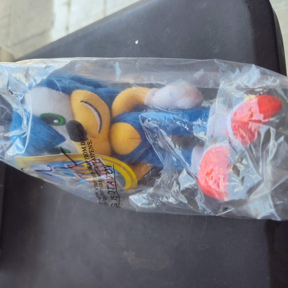 Sonic The Hedgehog Plush Keychain